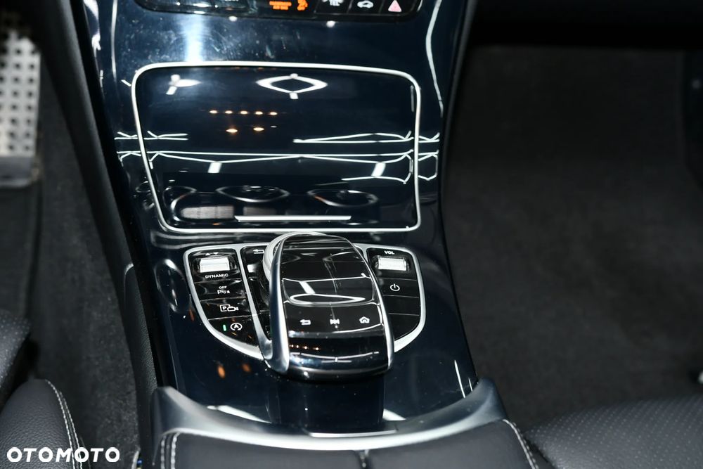 Mercedes-Benz Klasa C 300 d 4MATIC 9G-TRONIC - 21