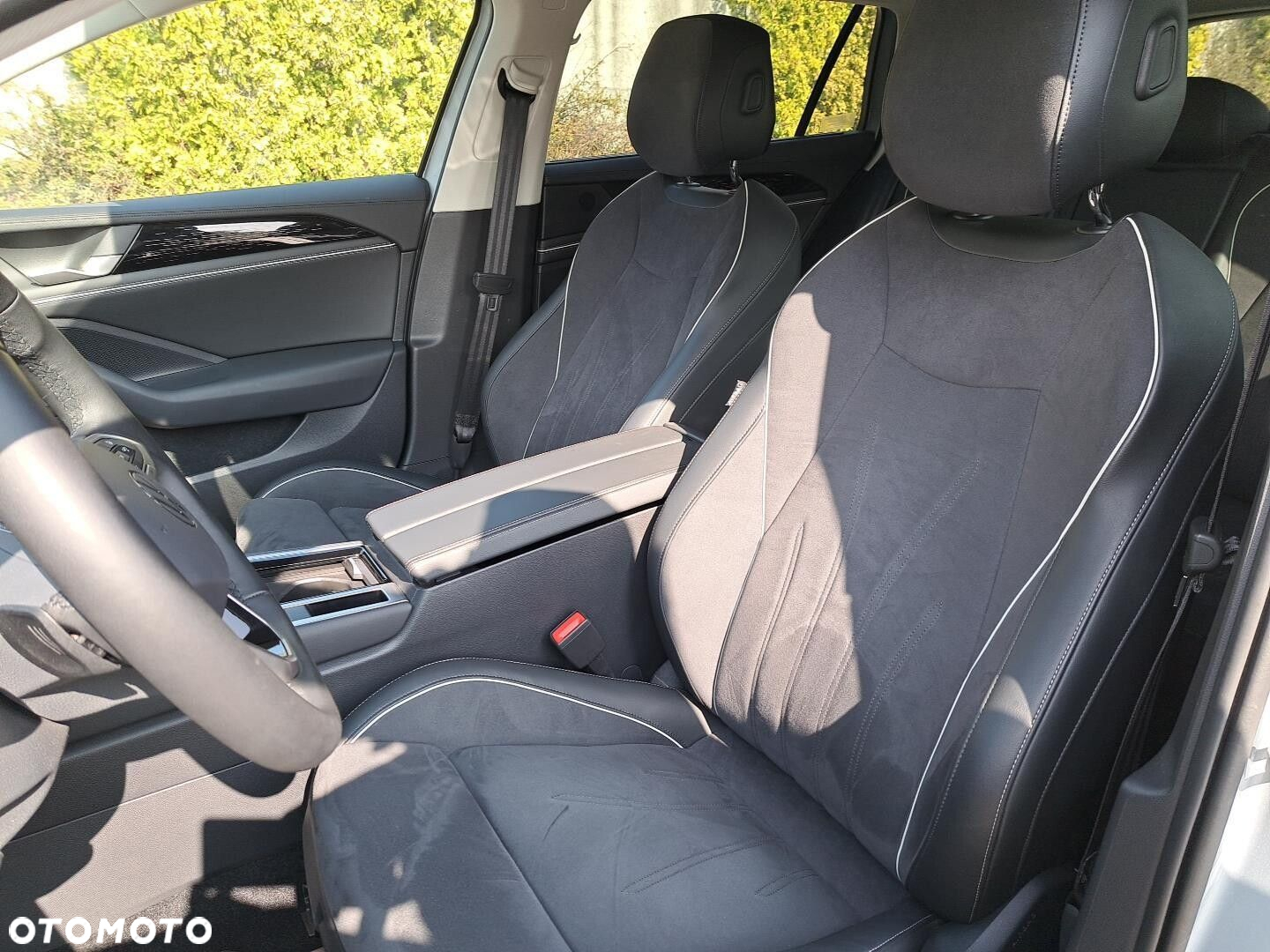 Volkswagen Passat 2.0 TDI SCR Elegance DSG - 11