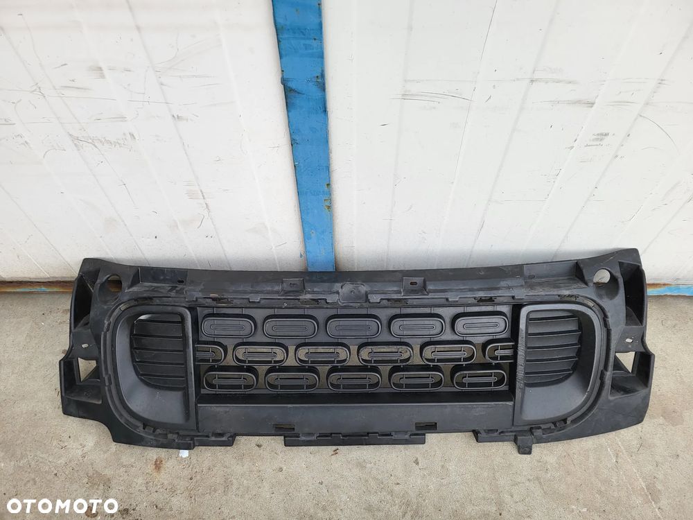 Kratka środkowa zderzaka Citroen Berlingo IV - 1