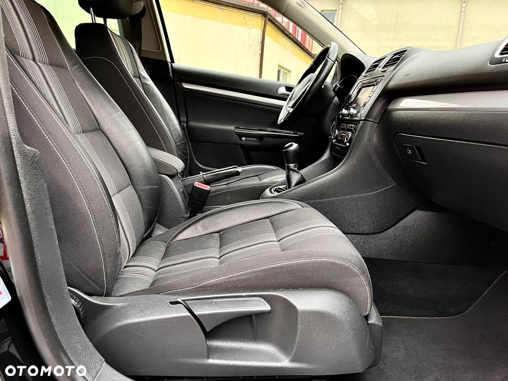 Volkswagen Golf 2.0 TDI DPF MATCH - 9