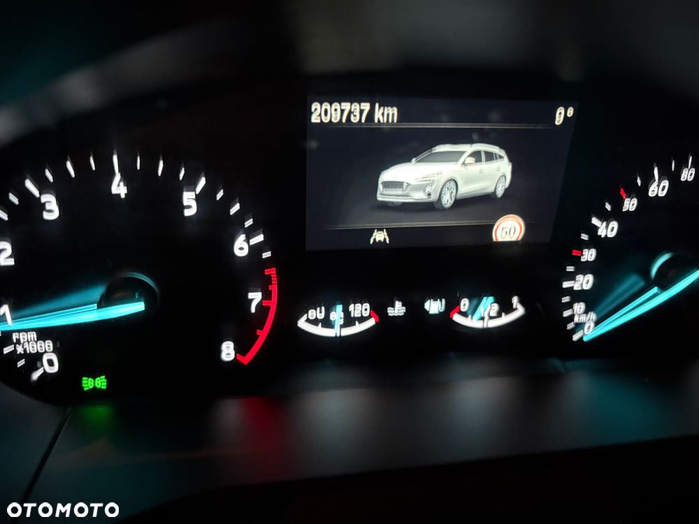 Ford Focus 1.0 EcoBoost Titanium X - 36