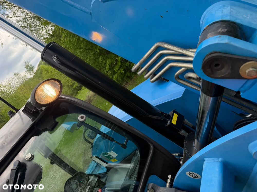 Manitou MT625H. Wersja COMFORT lepsza od Easy!! Ładowarka Teleskopowa 6 metrów Wysuw. Udźwig 2,5tony. Jak Nowa z Salonu. Pochodzi z Gospodarstwa Norweskiego! 2017rok. przebieg tylko 3200mtg. Silnik Kubota 4cyl. Mocny 80 Km. ZERO ZUŻYCIA ORYGINAŁ. Bez luzów i wycieków. Aktualna DEKRA BMWT. Mała Gabarytowo a Bardzo wydajna maszyna. Opony Nowe! Szybka wolna jazda. 3tryby skrętu! Zadbany sprzęt. Okazja - 15
