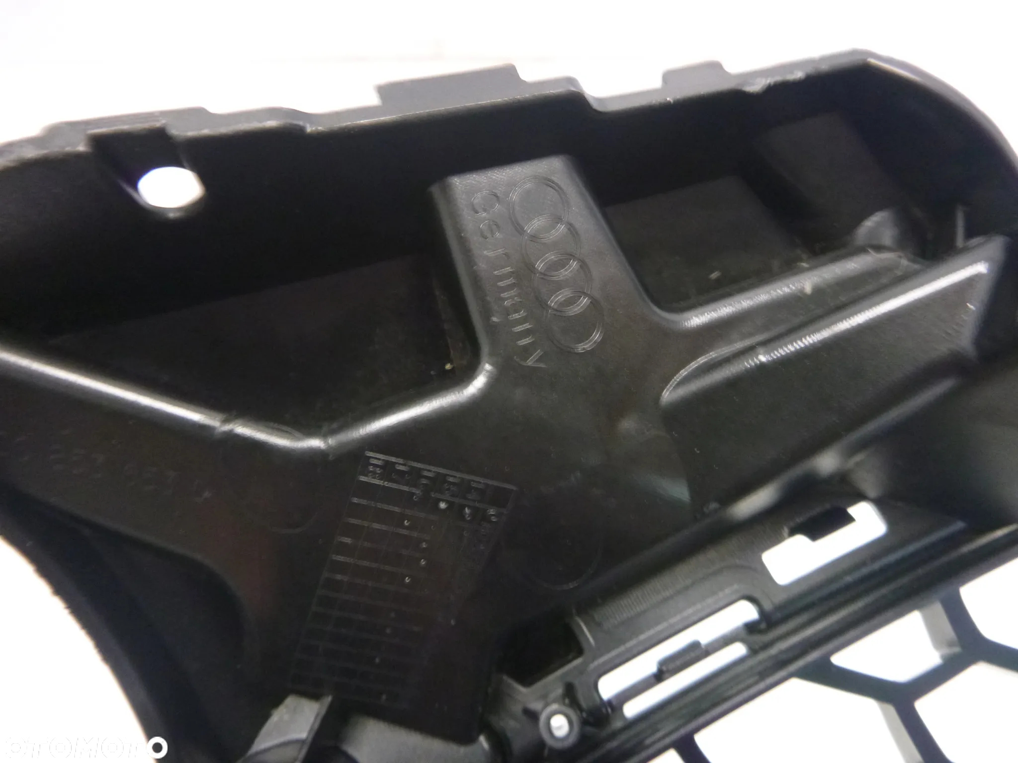 AUDI R8 GRILL ATRAPA CHŁODNICY MASKOWNICA - 17