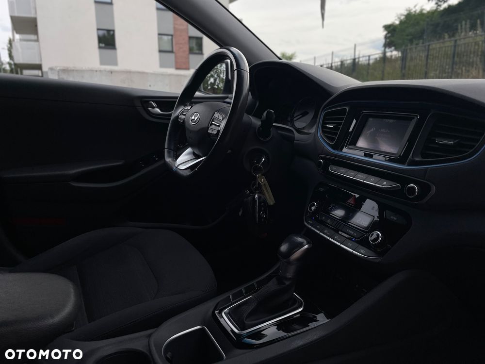 Hyundai IONIQ Hybrid Business - 25