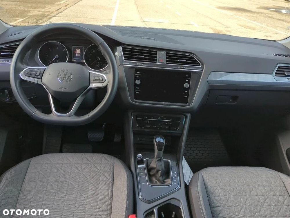Volkswagen Tiguan - 8