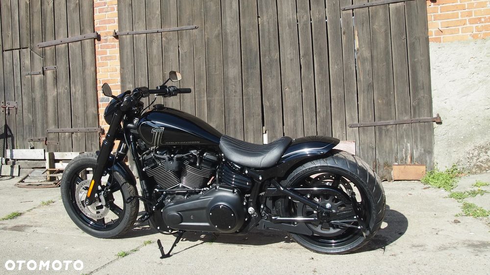Harley-Davidson Softail Street Bob - 13