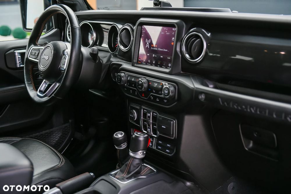Jeep Wrangler - 32