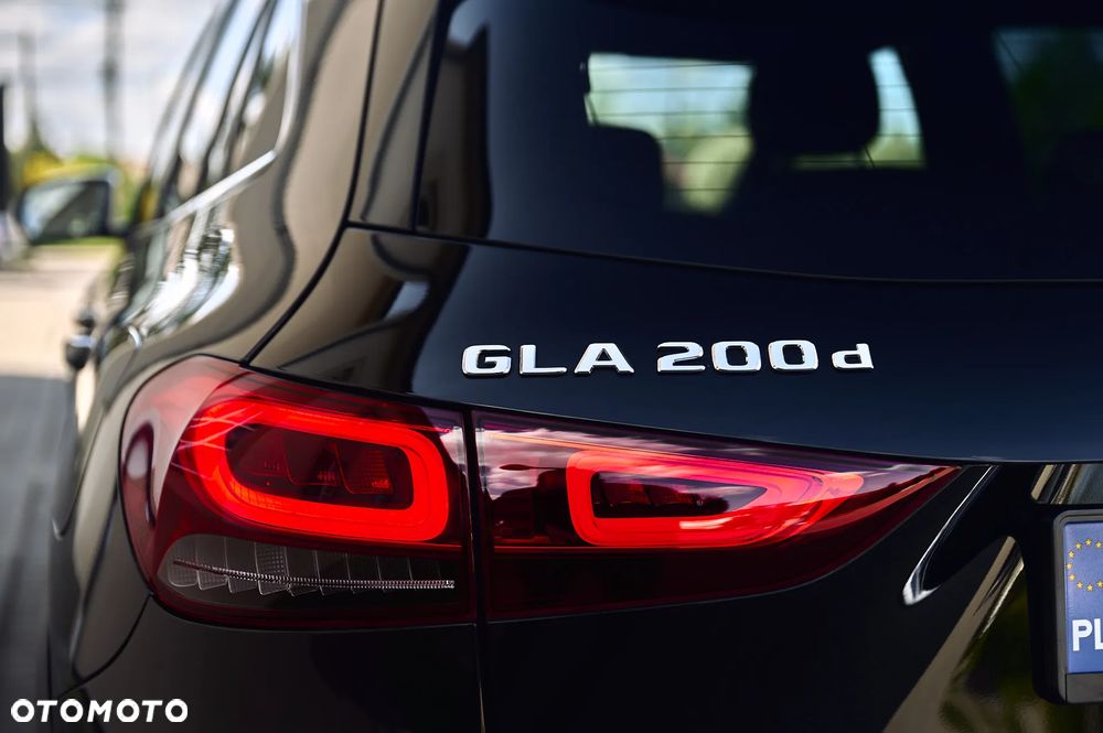 Mercedes-Benz GLA 200 d 8G-DCT AMG Line - 20
