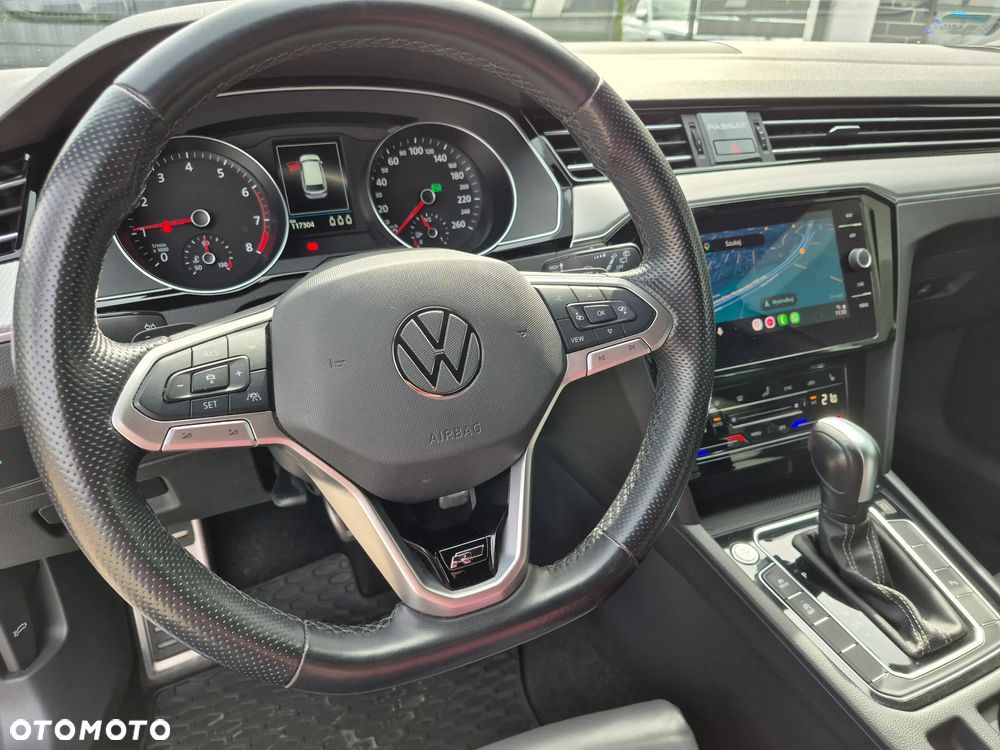 Volkswagen Passat - 11