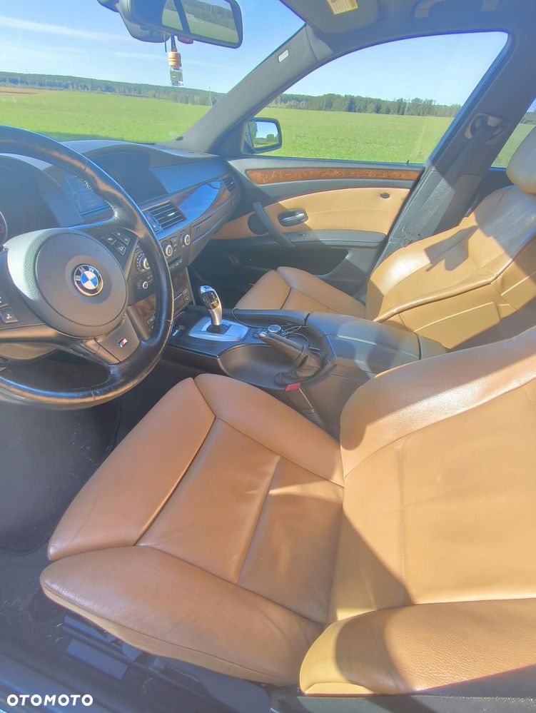 BMW Seria 5 535i xDrive - 15