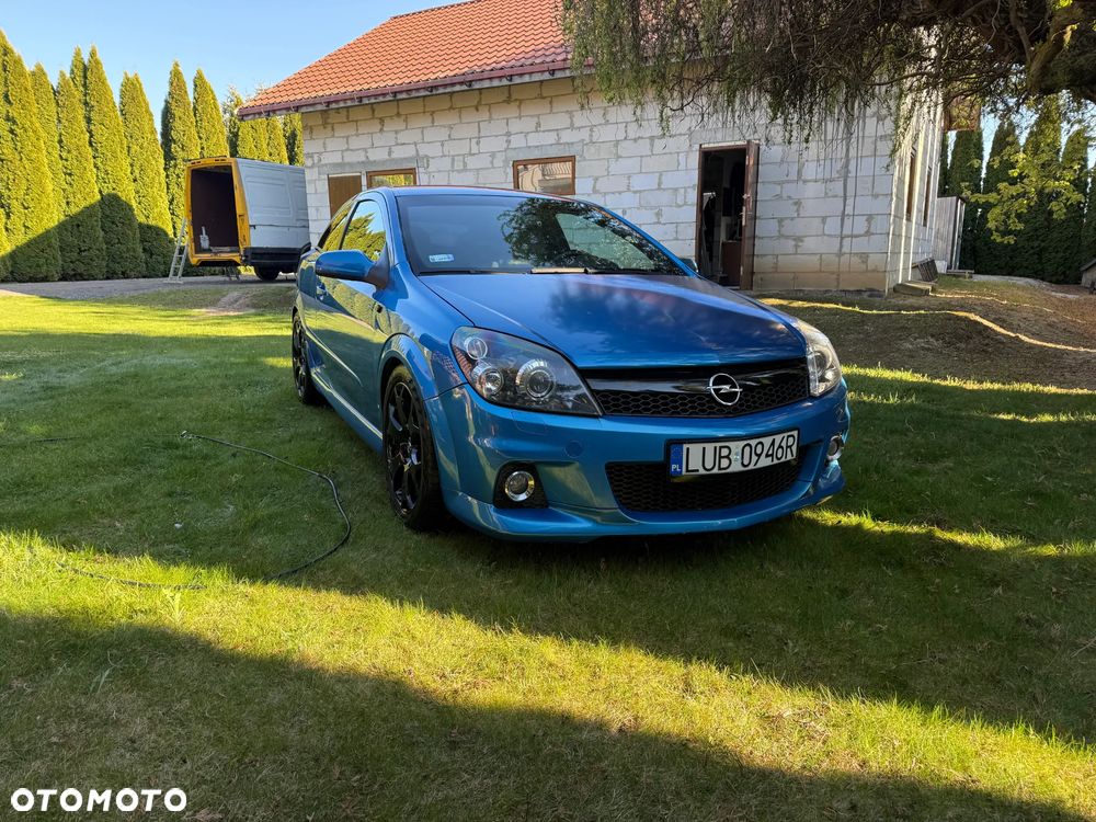 Opel Astra OPC - 1