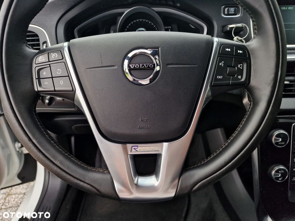 Volvo V40 D4 Geartronic Momentum - 23
