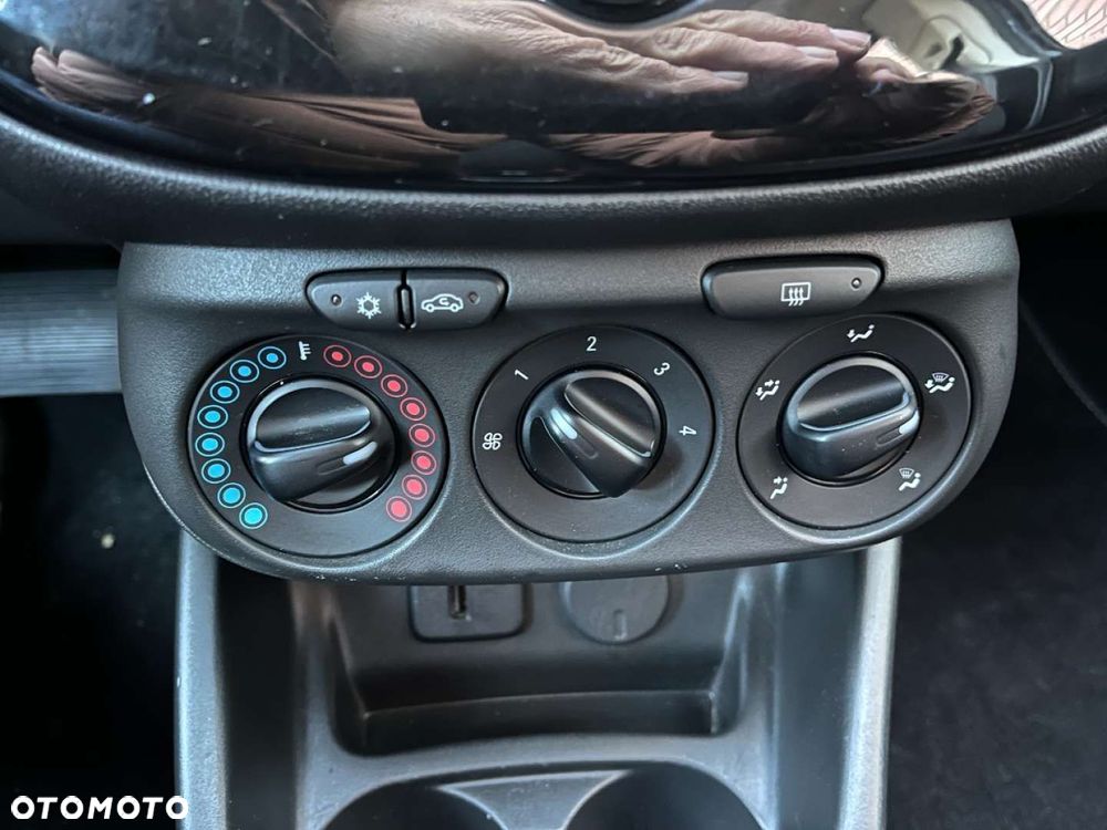 Opel Corsa 1.4 Automatik Edition - 12