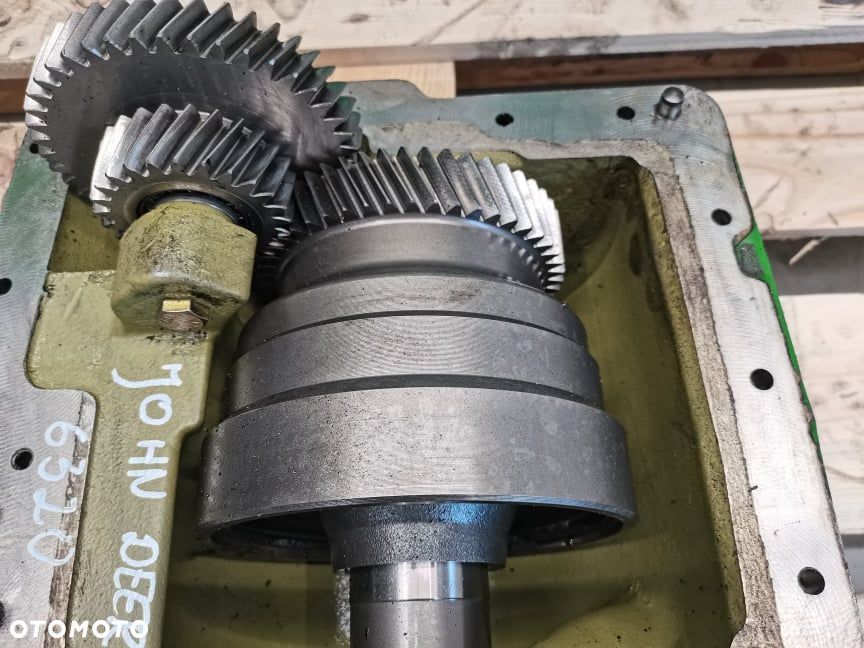 Kosz przedniego napędu L157103 L155993 L157992 John Deere 6320 - 5