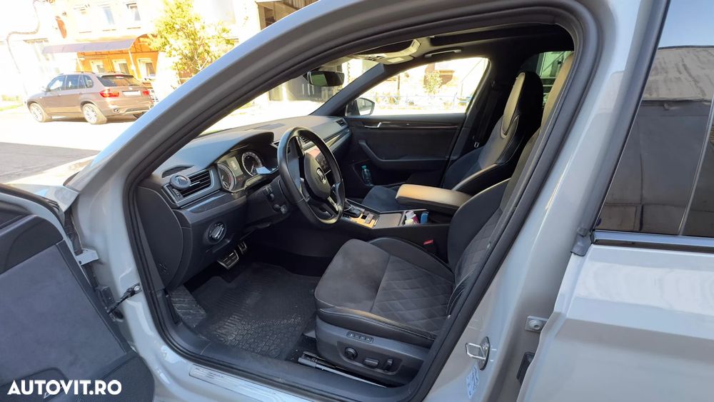 Skoda Superb 2.0 TDI DSG Sportline - 3
