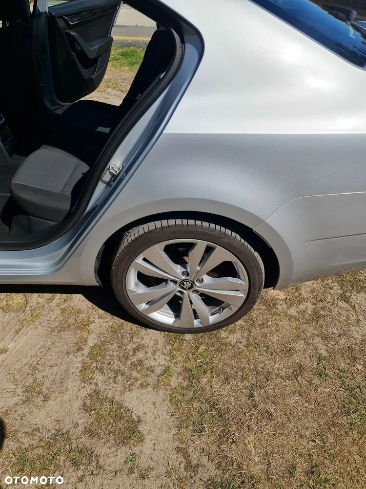 Skoda Octavia 2.0 TSI L&K DSG - 6