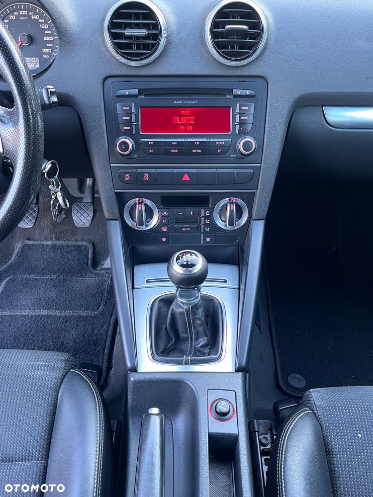 Audi A3 3-drzwiowe 1.6 TDI DPF Ambiente - 18