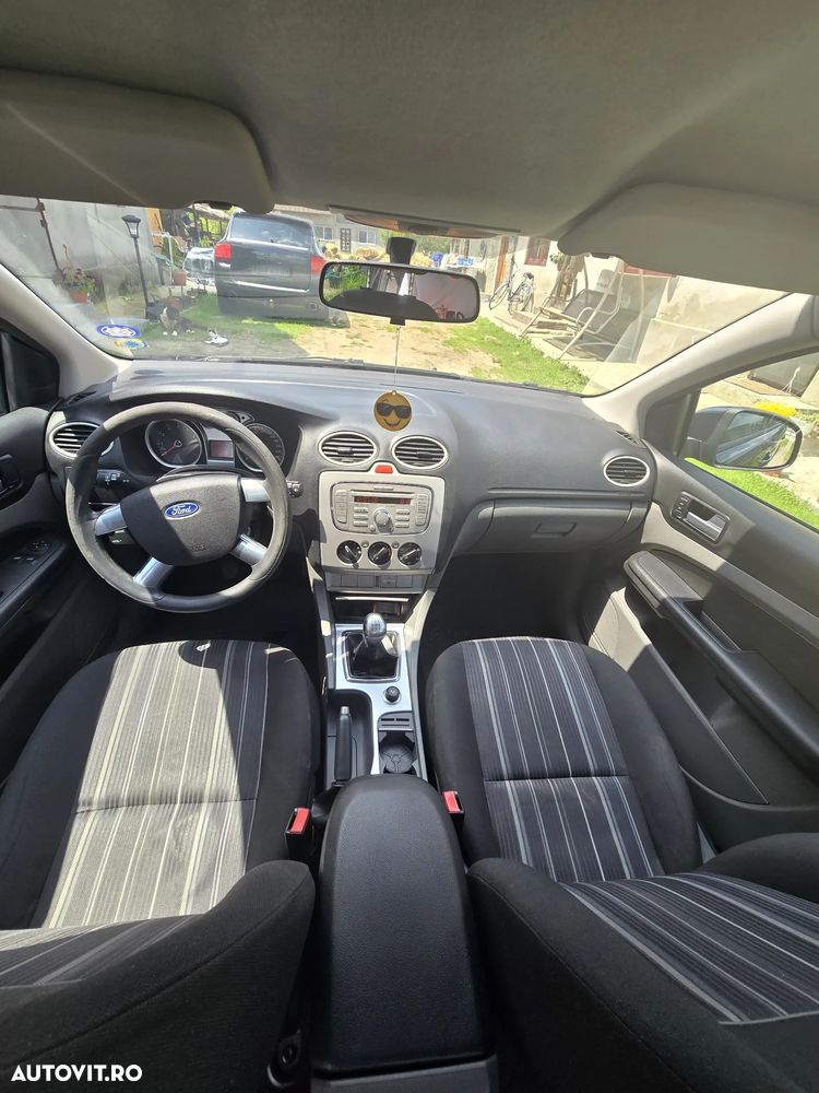 Ford Focus 1.6 Ghia - 7