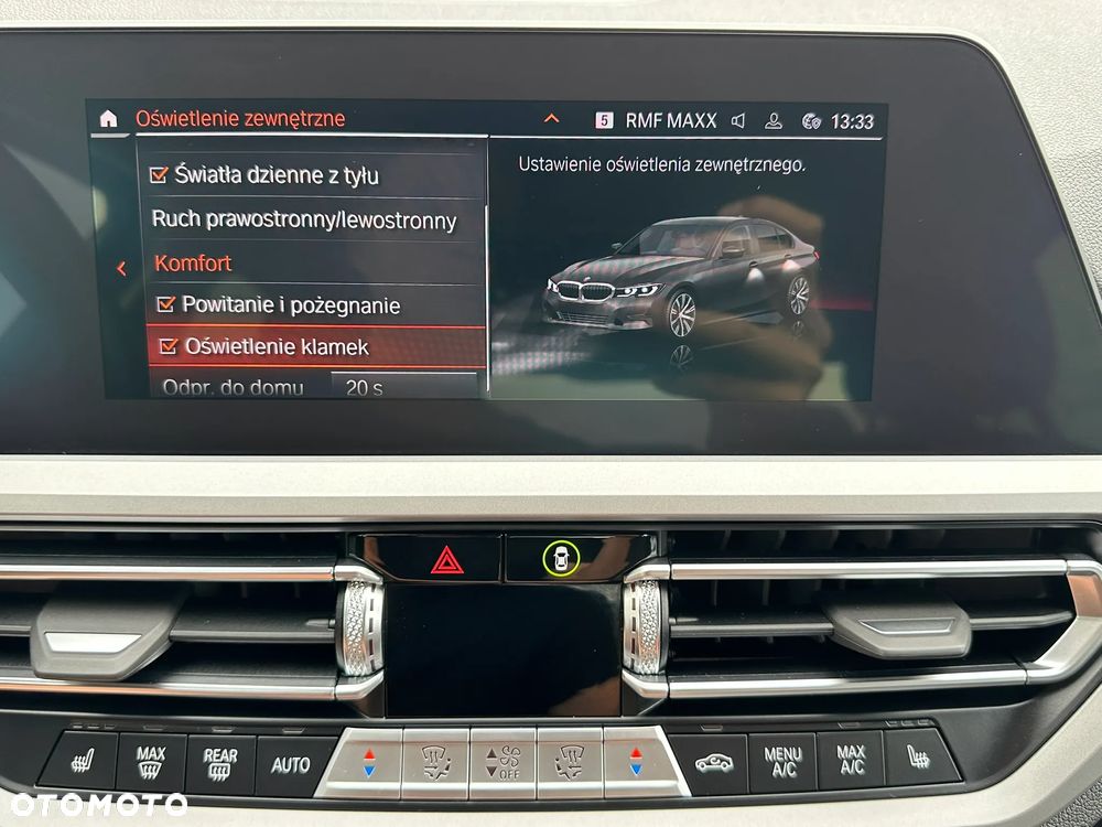 BMW Seria 3 330i Sport - 35