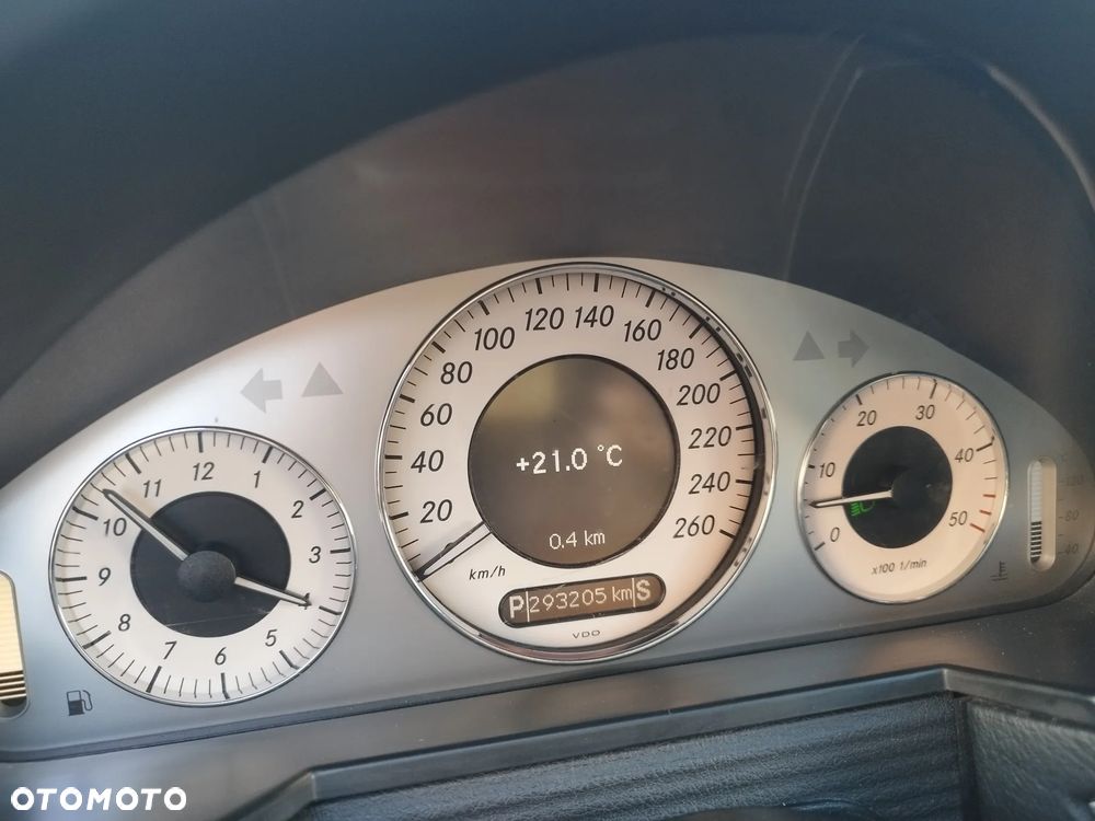 Mercedes-Benz Klasa E 280 CDI 4-Matic Classic - 9