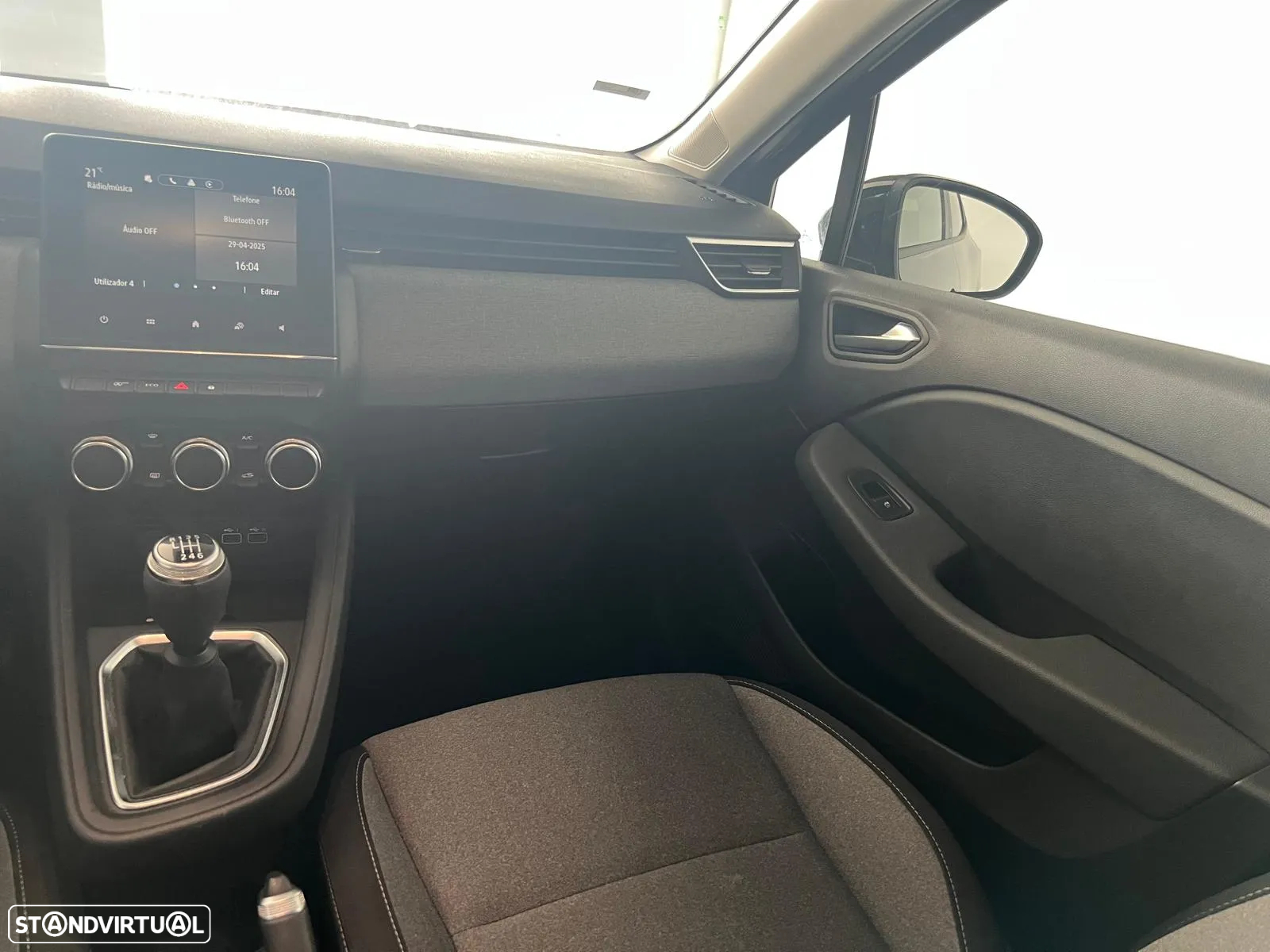 Mitsubishi Colt 1.0 MPI-T Invite - 16