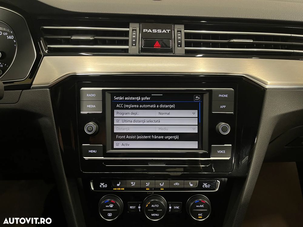 Volkswagen Passat 2.0 TDI DSG Highline - 16