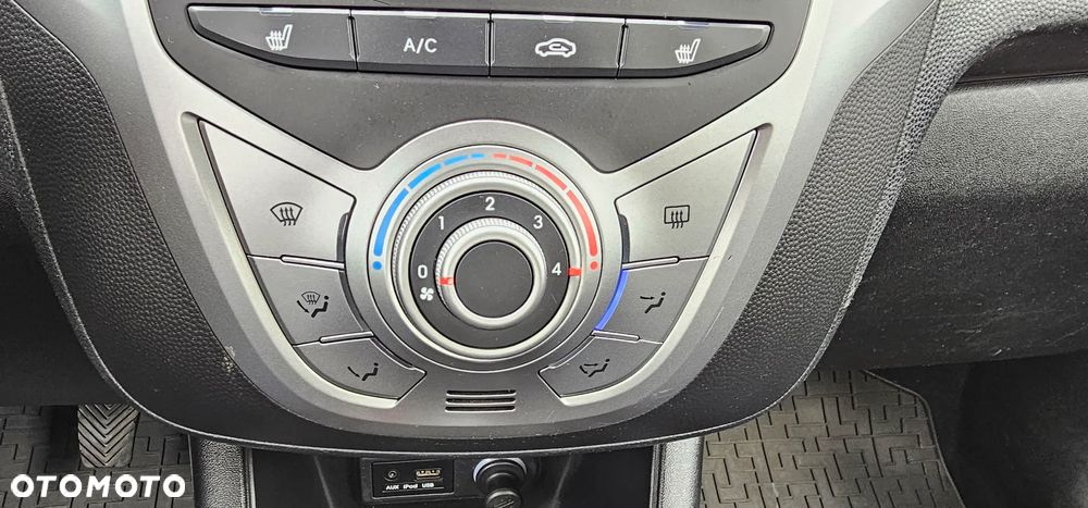 Hyundai ix20 1.4 blue Comfort - 14
