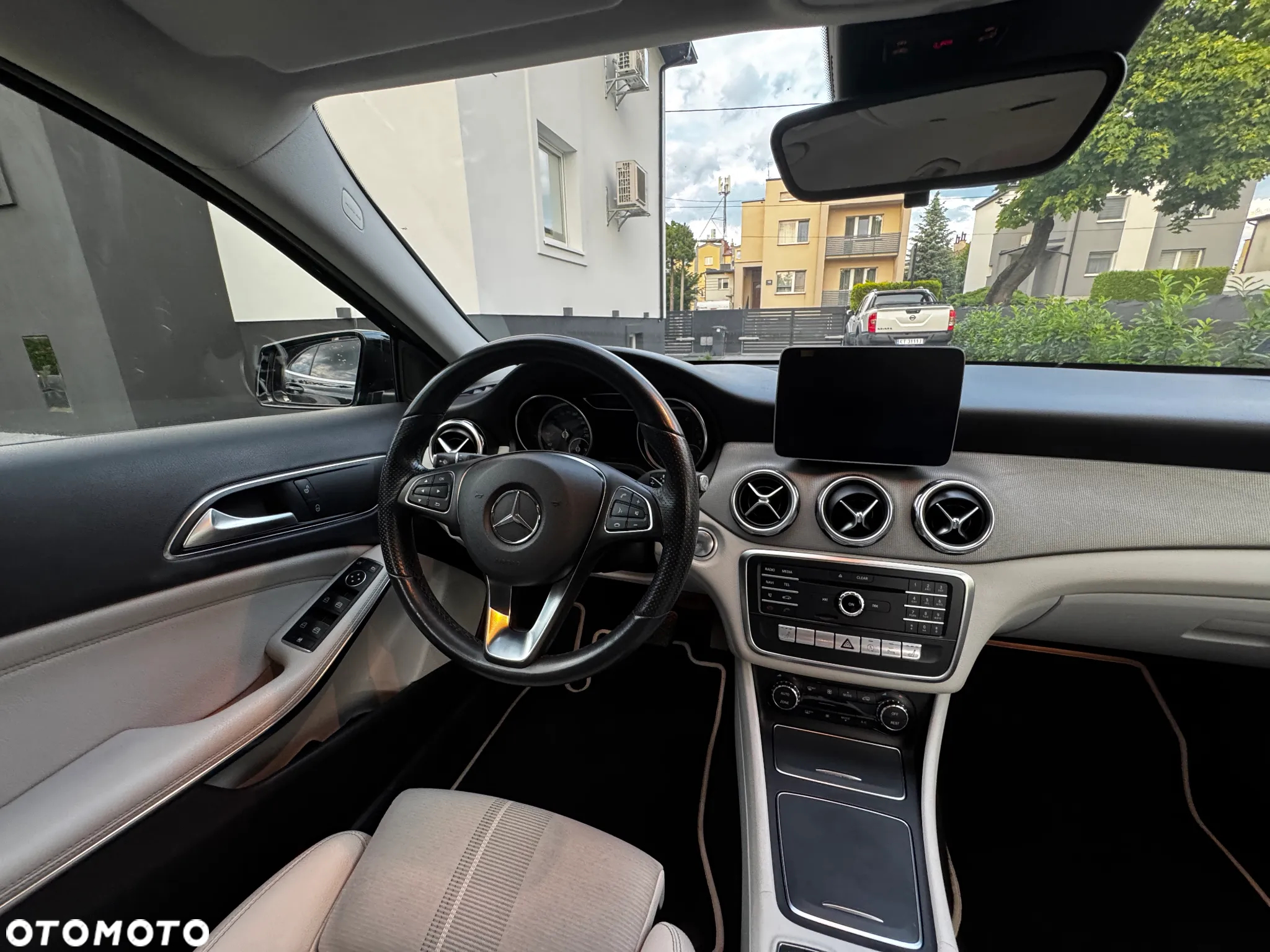 Mercedes-Benz GLA 200 7G-DCT - 14
