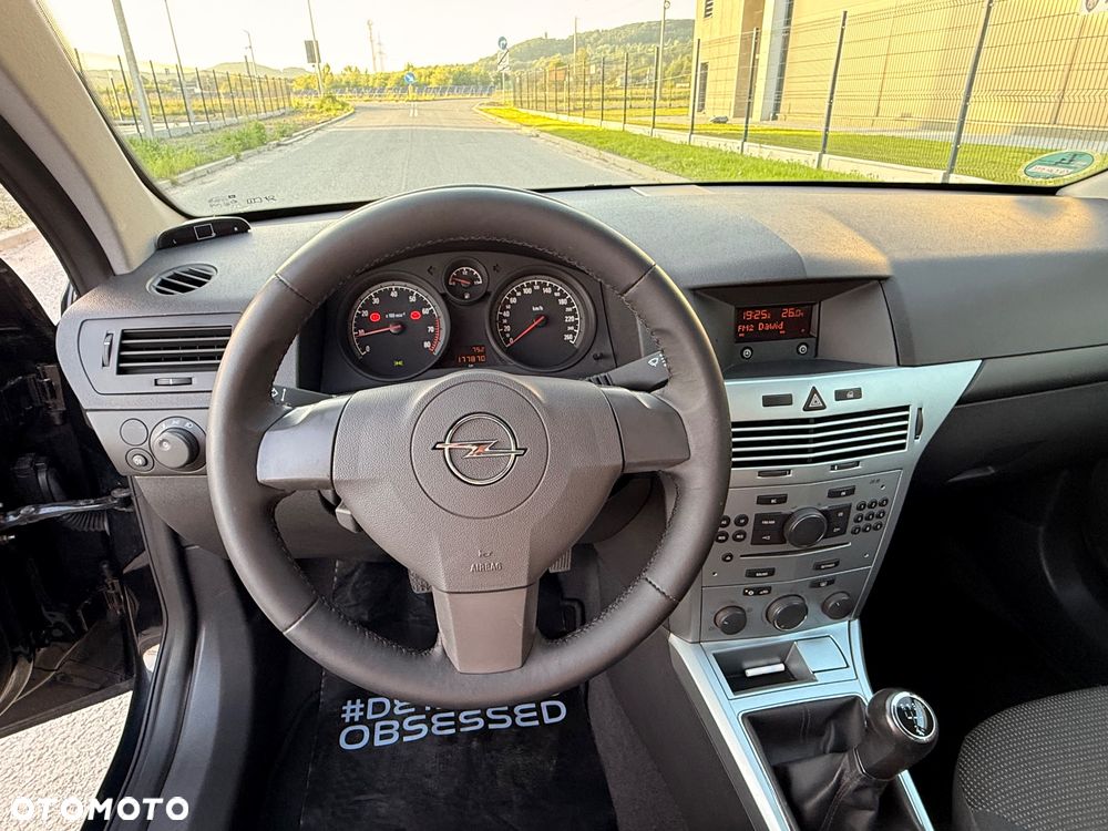 Opel Astra 1.6 Enjoy - 30