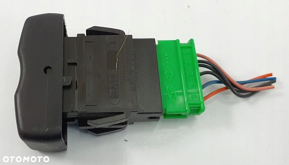 PRZYCISK BLOKADY DRZWI DACIA LOGAN MCV I - 2