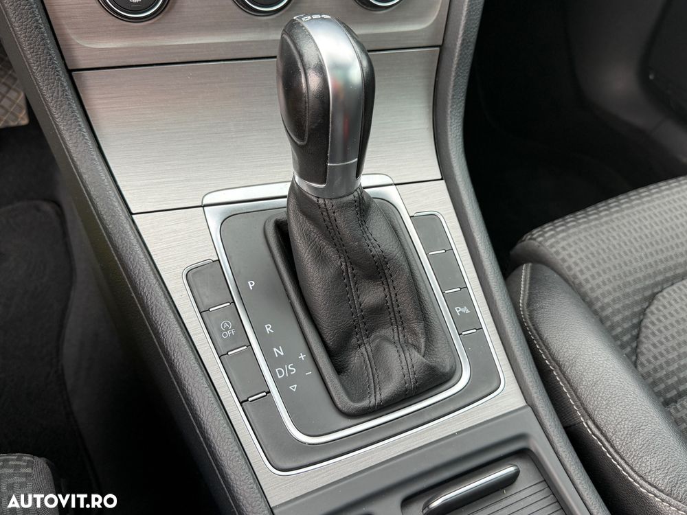 Volkswagen Golf 1.6 TDI DPF BMT DSG Highline - 9
