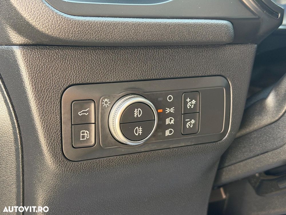 Ford Kuga 2.5 Duratec PHEV ST Line X - 32