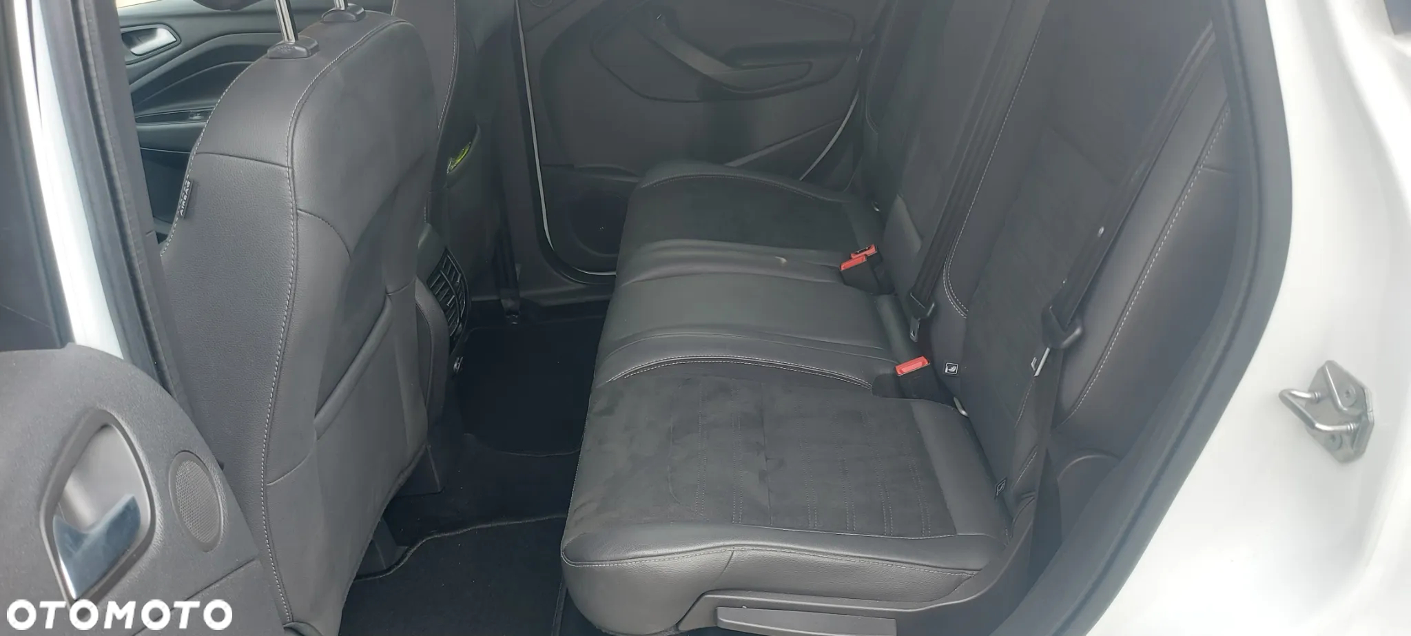 Ford Kuga 1.5 EcoBoost 2x4 ST-Line - 13
