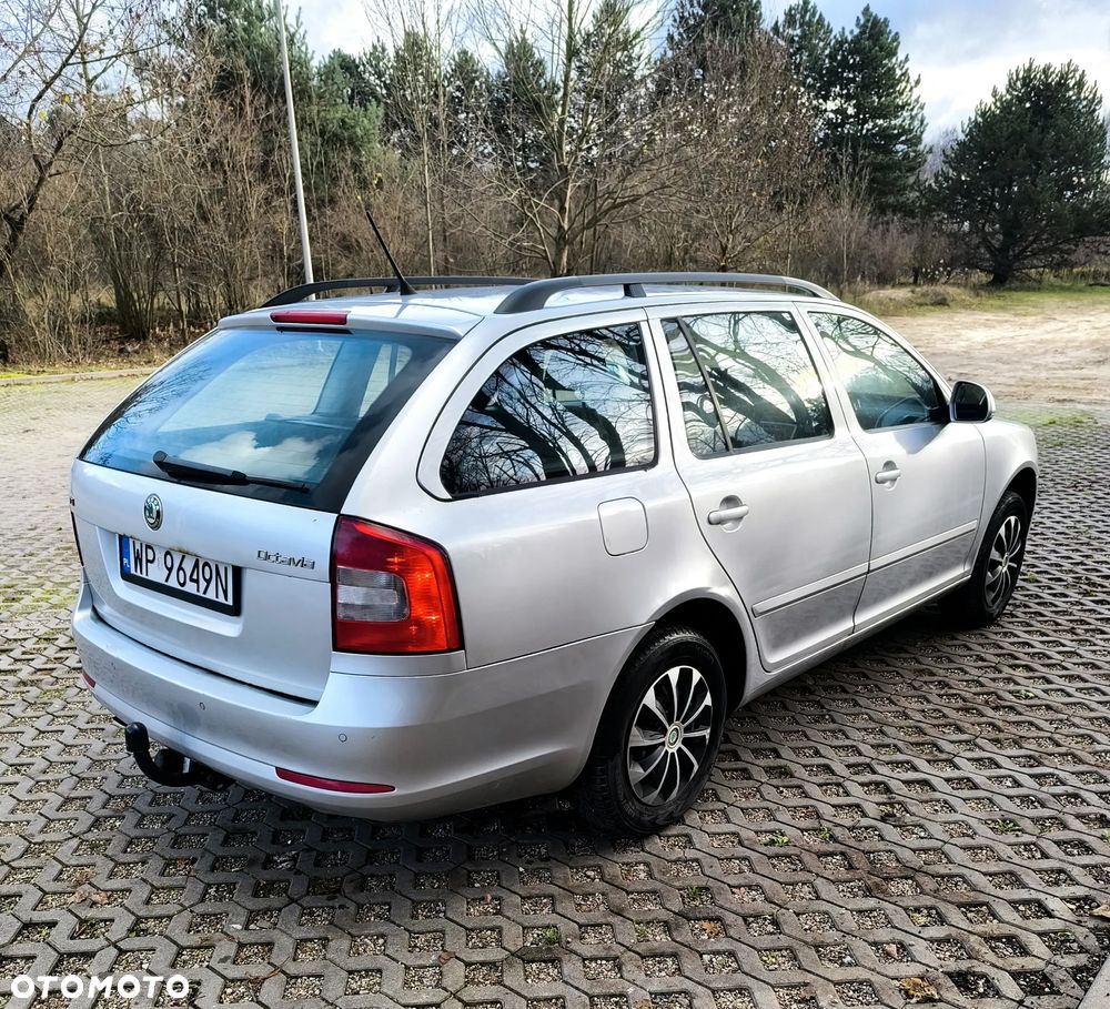 Skoda Octavia 2.0 TDI DPF Ambiente - 4
