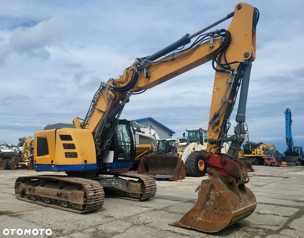 Liebherr R926 Compact - 9