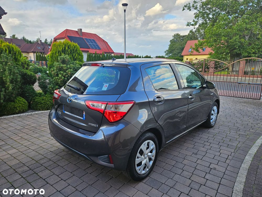 Toyota Yaris Hybrid 100 Active EU6 - 7