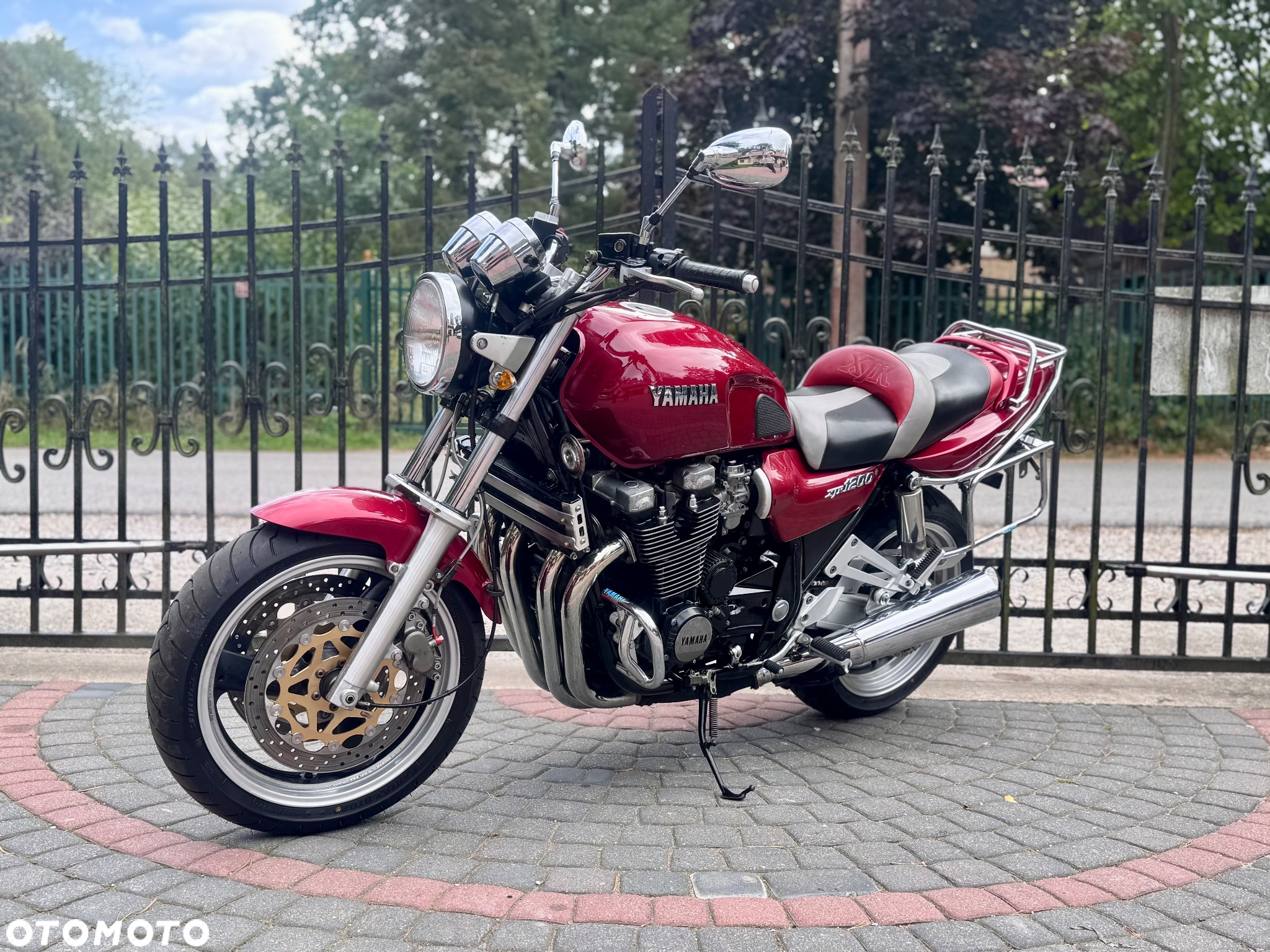 Yamaha XJR - 6