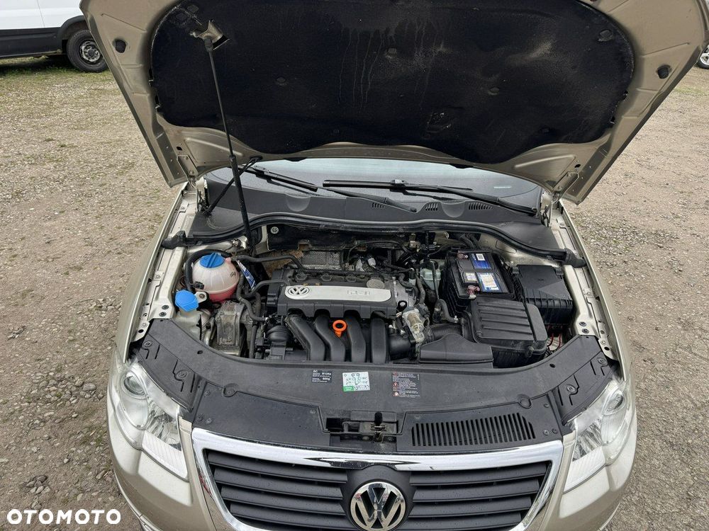 Volkswagen Passat 2.0 FSI Automatik Comfortline - 35