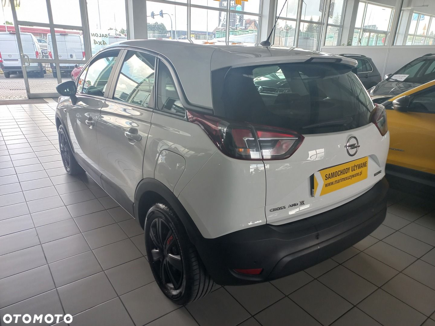 Opel Crossland X 1.2 T Enjoy S&S - 4