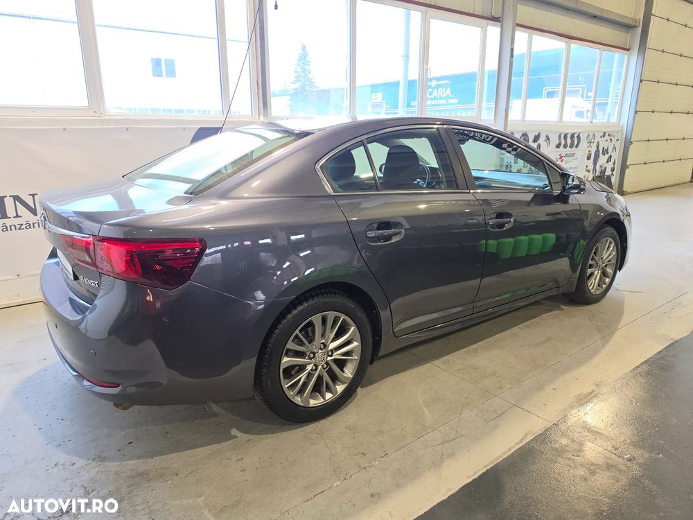 Toyota Avensis - 9