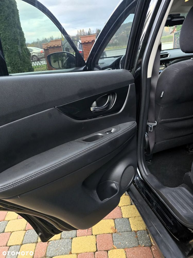 Nissan X-Trail 1.6 DCi N-Connecta 4WD - 24