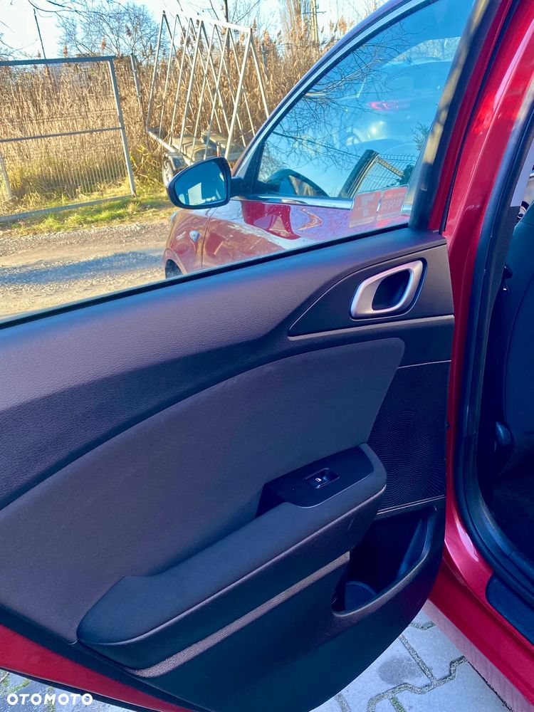 Kia Ceed 1.4 T-GDI M DCT - 17