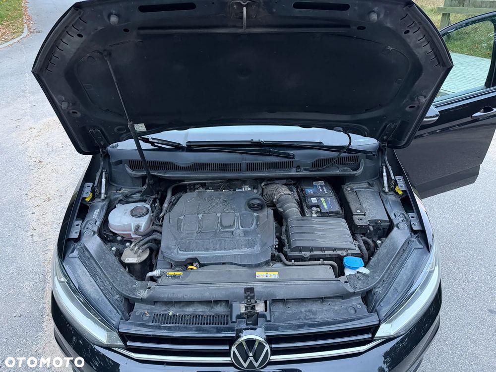 Volkswagen Touran - 10