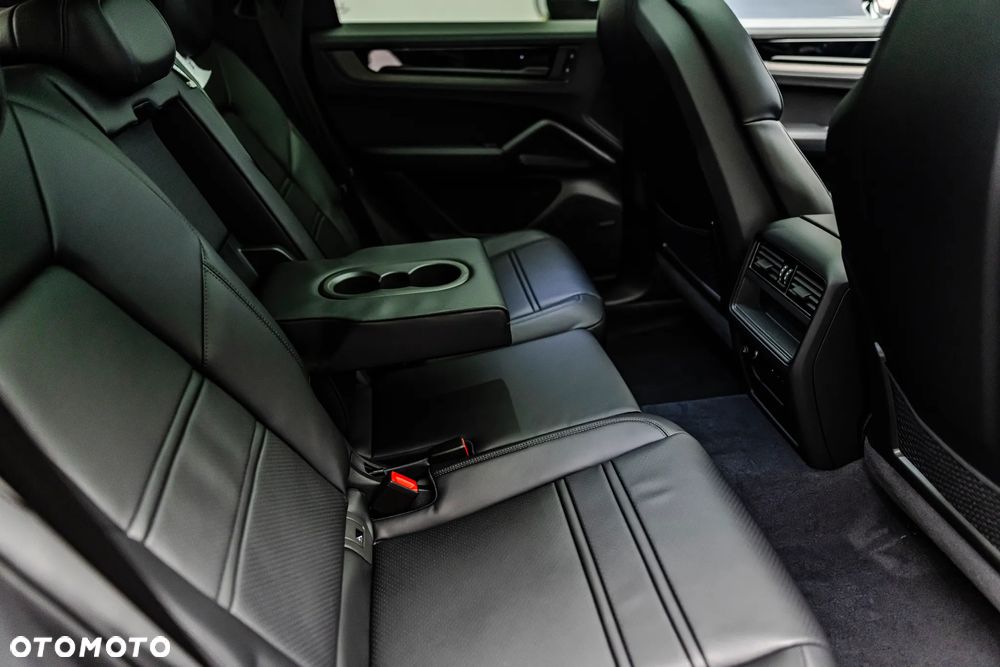 Porsche Cayenne Standard - 12