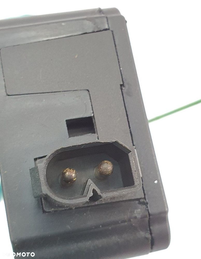 SIŁOWNIK KLAPKI WLEWU PALIWA BMW 7 E65 8381522 - 2