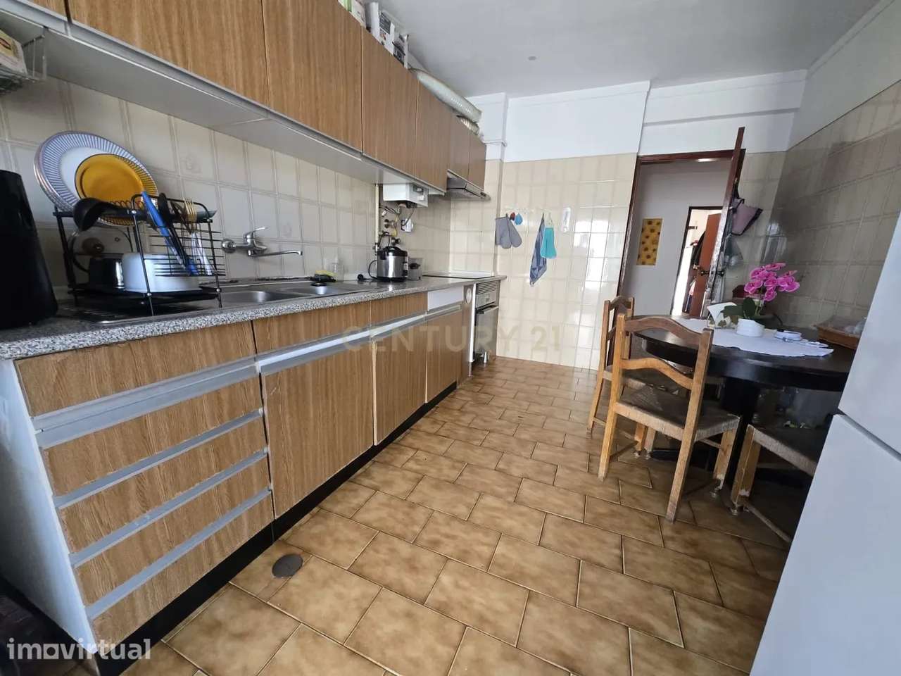 APARTAMENTO T3 - A Luz, o Espaço e a Localização que Fazem a Diferença - Grande imagem: 4/10
