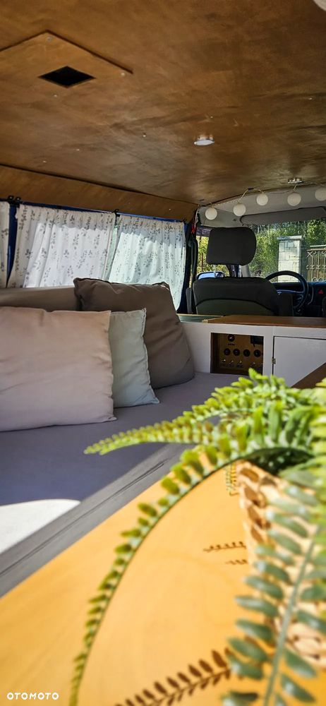 Volkswagen Transporter - 4