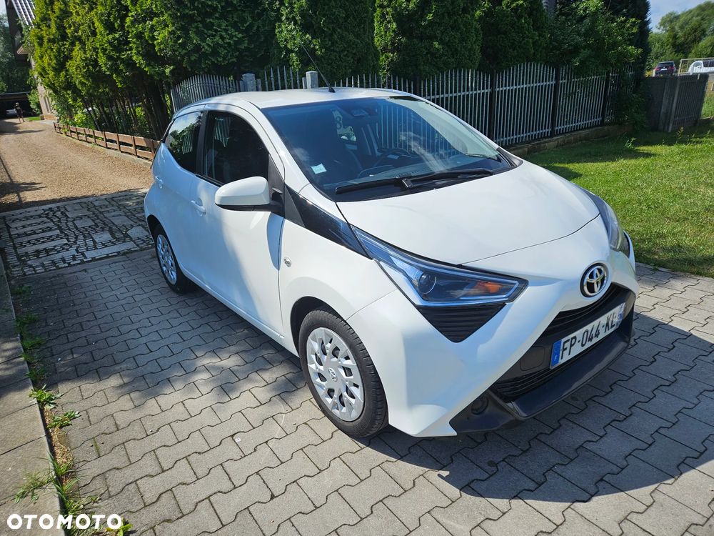 Toyota Aygo x.shift x-play connect - 1