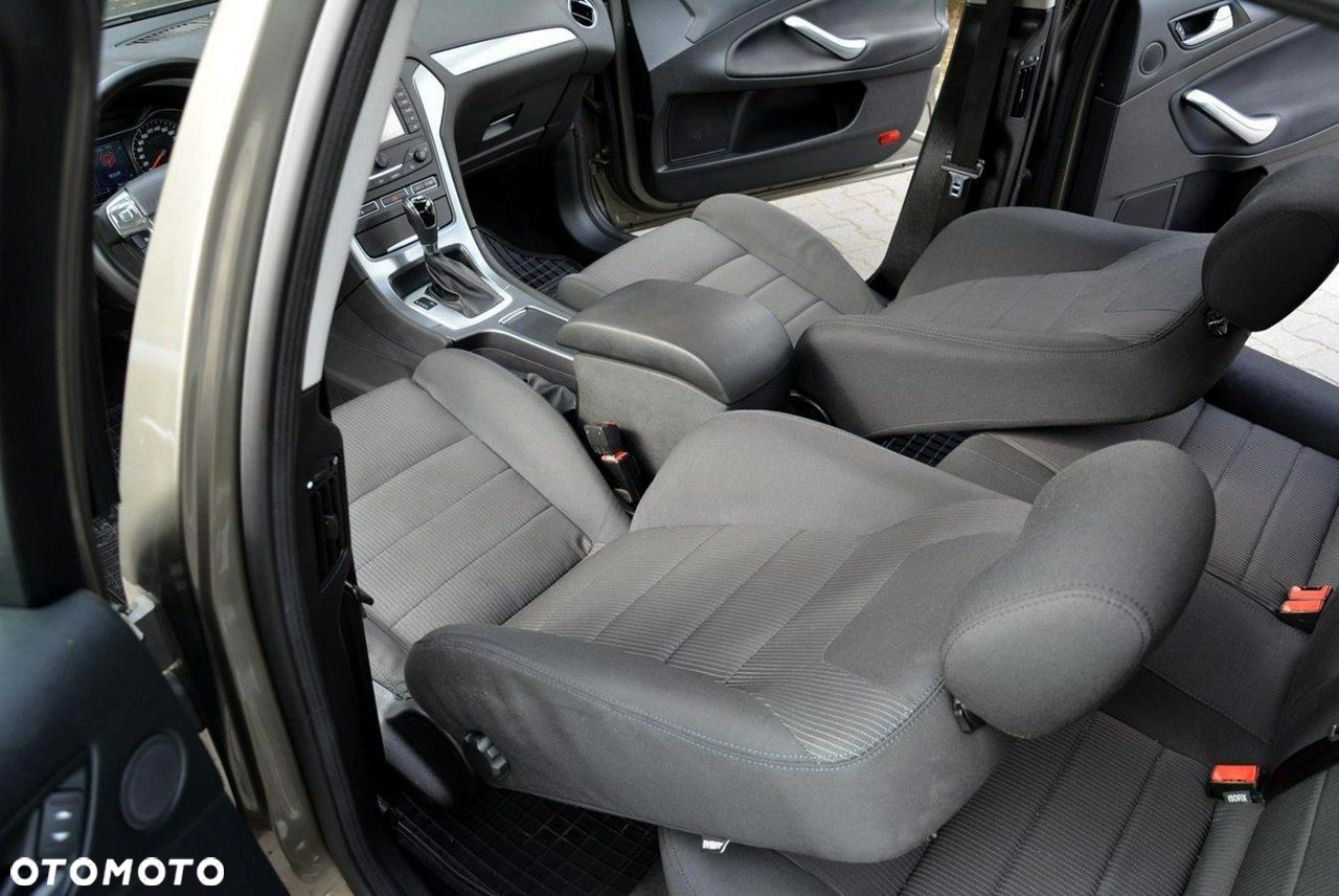 Ford Mondeo 2.0 EcoBoost Titanium - 24