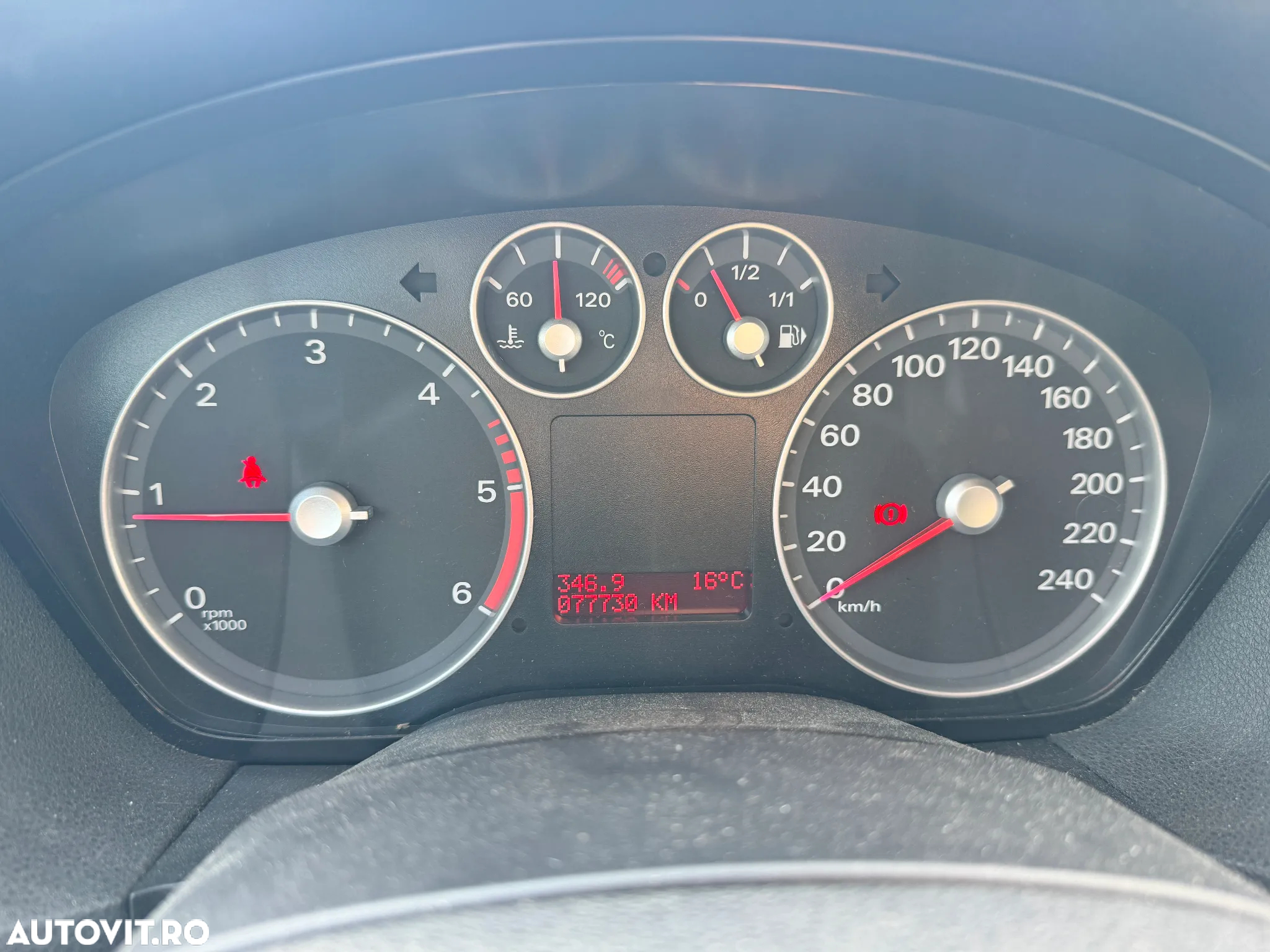 Ford Focus 1.8 TDCI Trend - 9